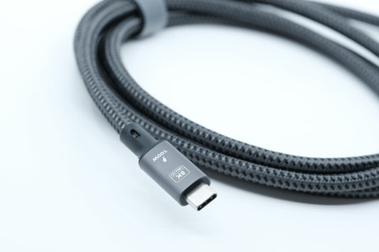 Co to jest port thunderbolt? Jaka jest różnica w porównaniu z usb c?